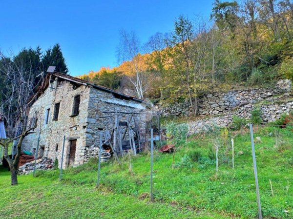appartamento in vendita a Bellano in zona Ombriaco
