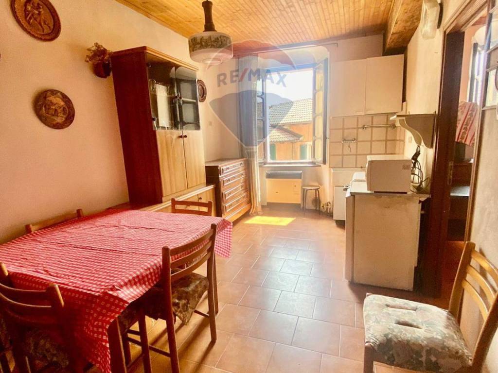 appartamento in vendita a Bellano in zona Vendrogno