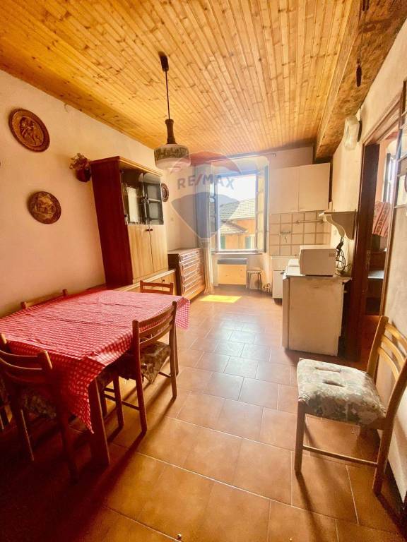 appartamento in vendita a Bellano in zona Vendrogno