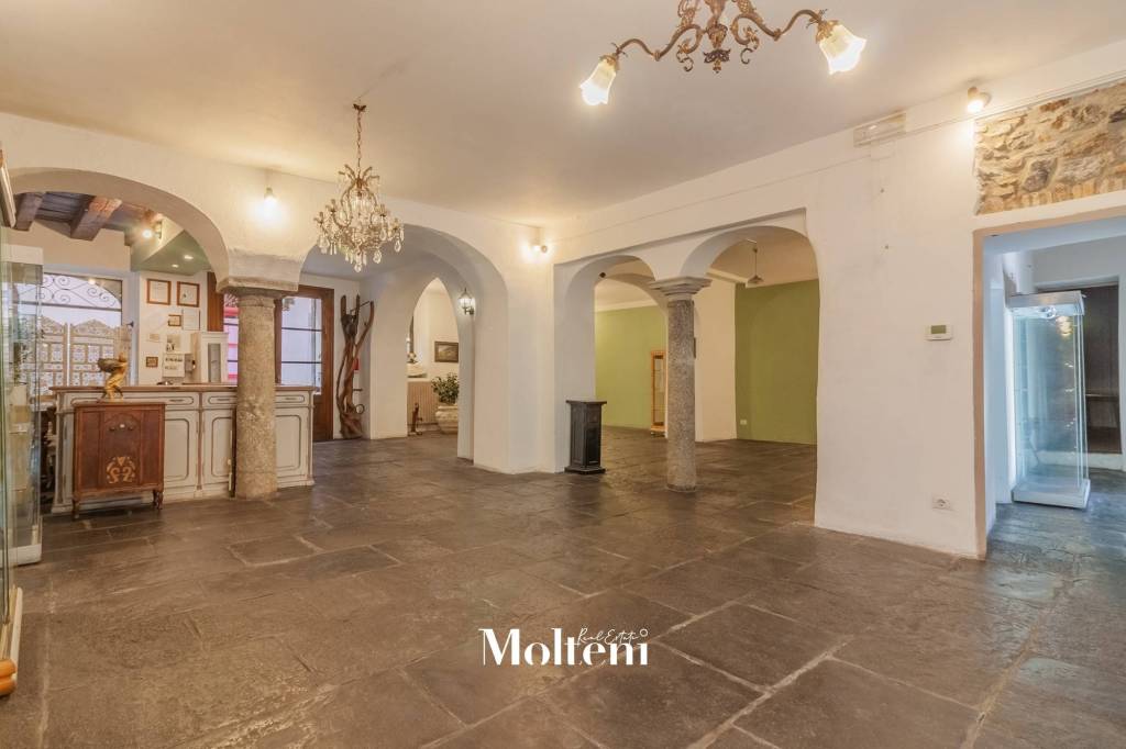 negozio in vendita a Bellano