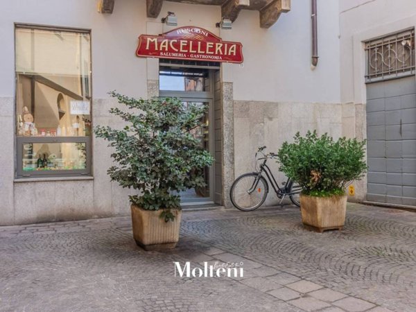 negozio in vendita a Bellano