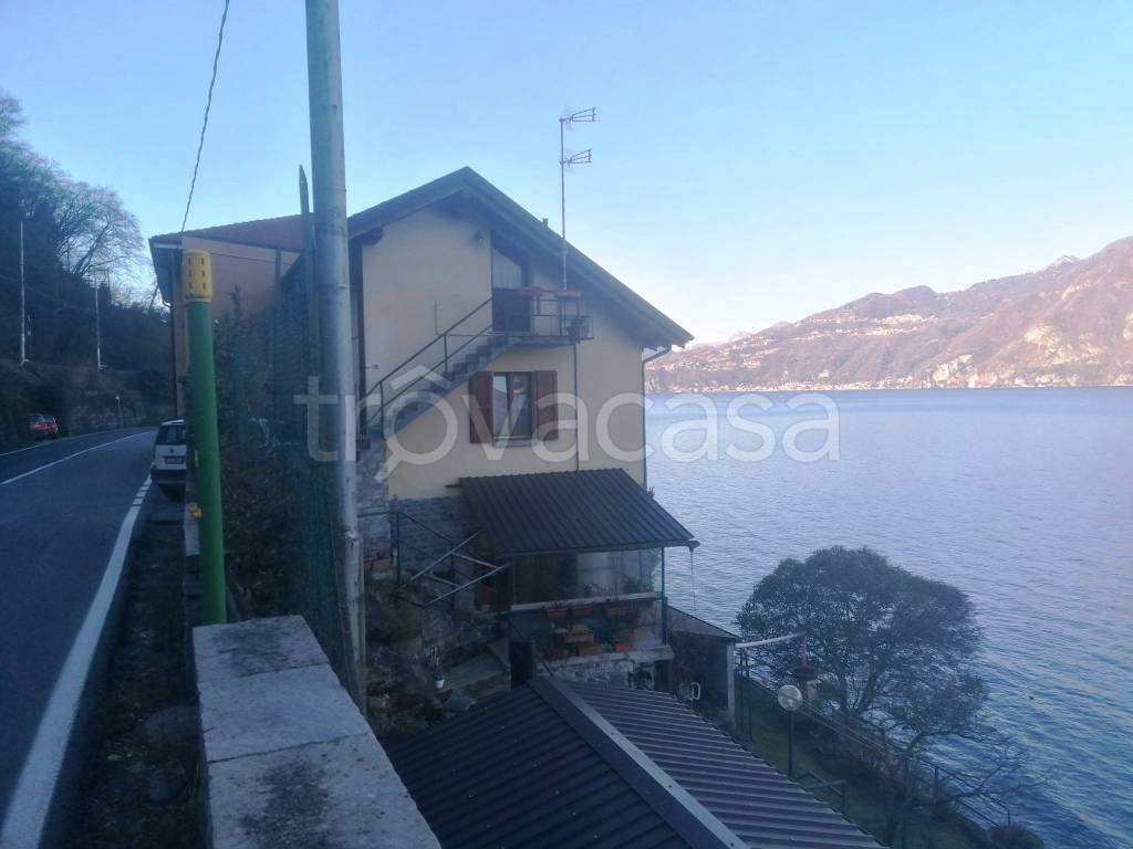 casa indipendente in vendita a Bellano