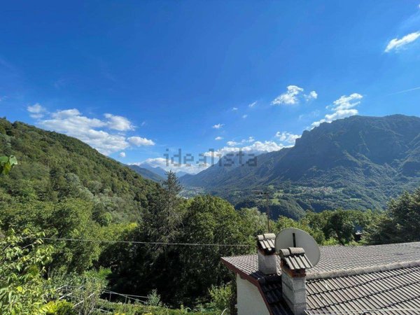 appartamento in vendita a Bellano in zona Inesio