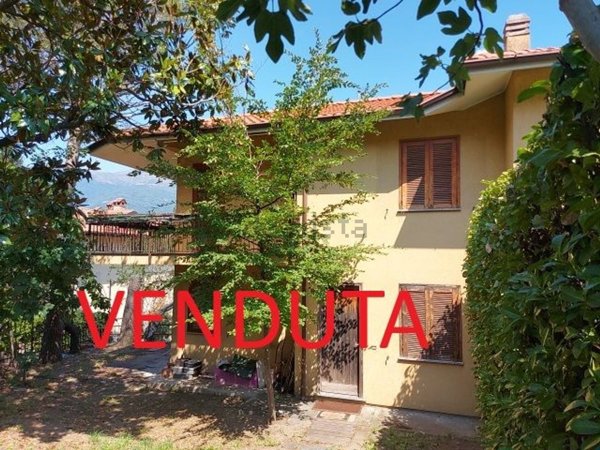 casa indipendente in vendita a Bellano