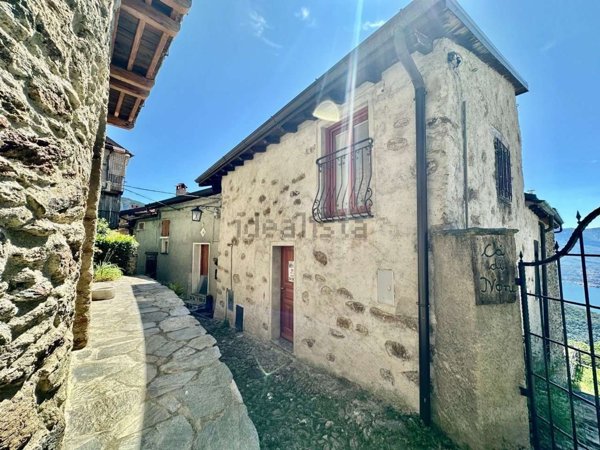 appartamento in vendita a Bellano in zona Sanico