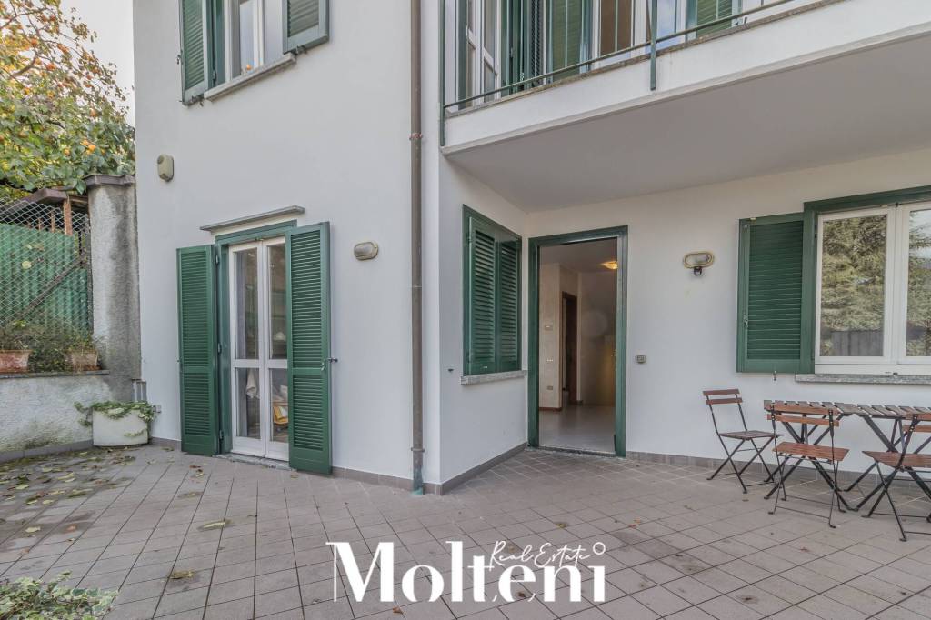 casa indipendente in vendita a Bellano in zona Bonzeno