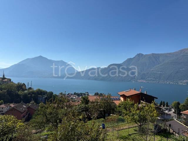 casa indipendente in vendita a Bellano in zona Ombriaco