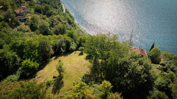 casa indipendente in vendita a Bellano in zona Oro