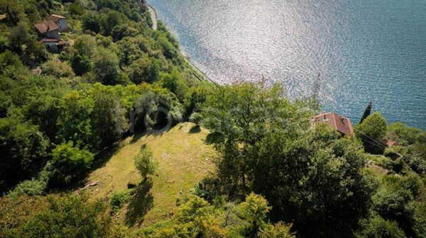 casa indipendente in vendita a Bellano