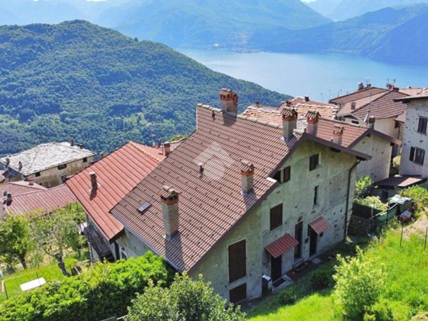 appartamento in vendita a Bellano in zona Sanico