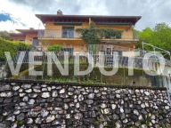 appartamento in vendita a Bellano in zona Lezzeno