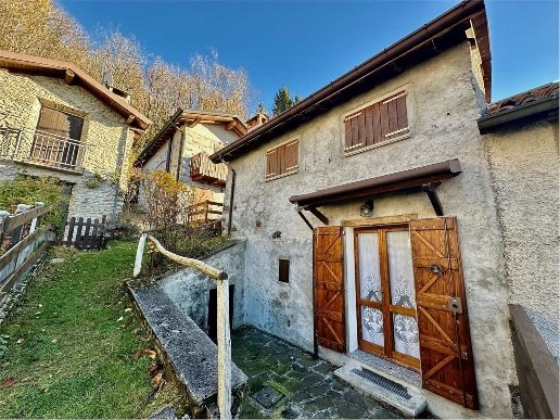 appartamento in vendita a Bellano in zona Sanico