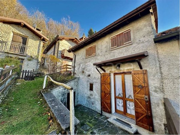 appartamento in vendita a Bellano in zona Sanico