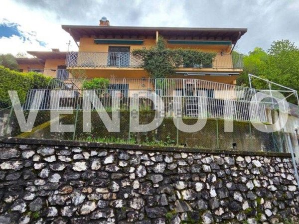 appartamento in vendita a Bellano in zona Lezzeno