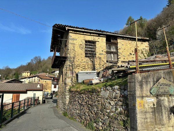 appartamento in vendita a Bellano in zona Mornico