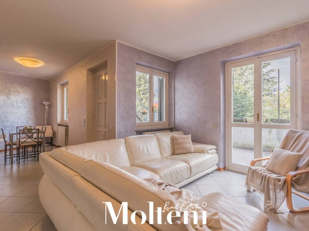 casa indipendente in vendita a Bellano in zona Bonzeno