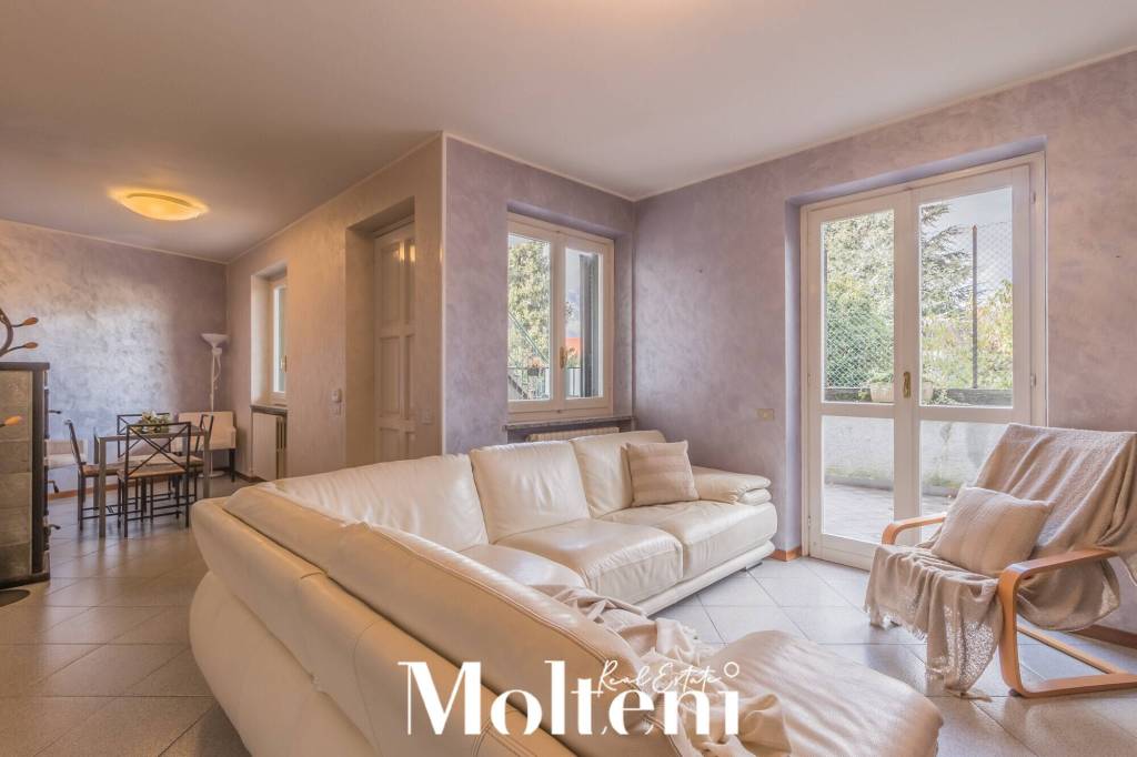 casa indipendente in vendita a Bellano in zona Bonzeno