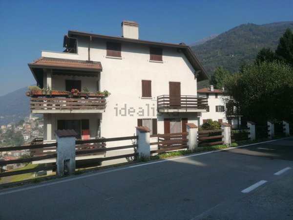 appartamento in vendita a Bellano in zona Biosio