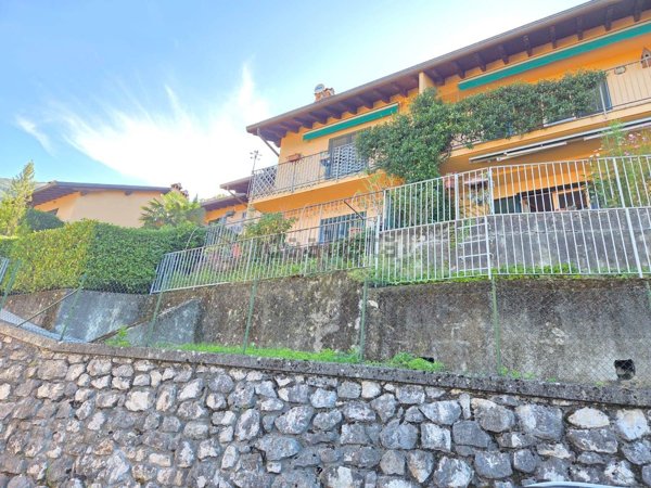 appartamento in vendita a Bellano in zona Lezzeno