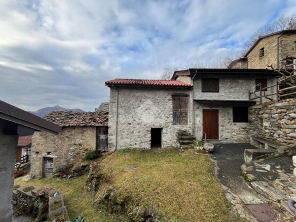 casa indipendente in vendita a Bellano in zona Vendrogno