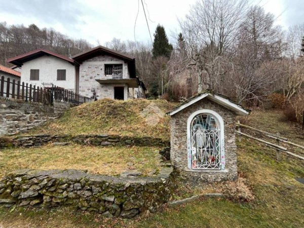 appartamento in vendita a Bellano in zona Vendrogno