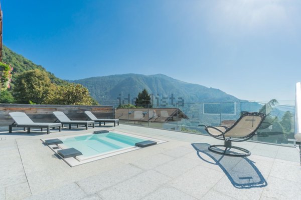 casa indipendente in vendita a Bellano