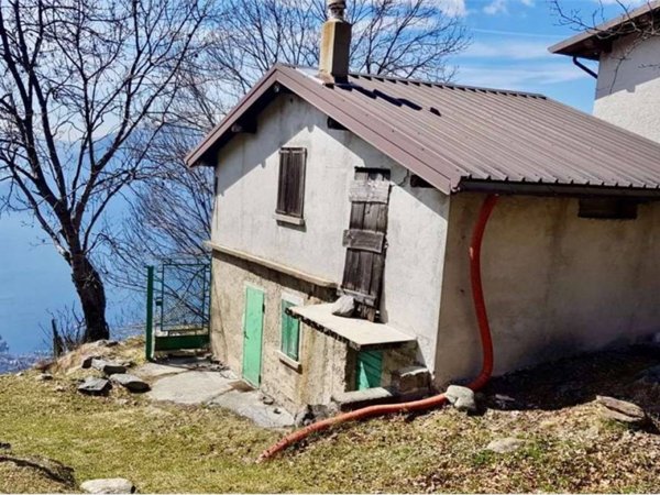 casa indipendente in vendita a Bellano in zona Vendrogno