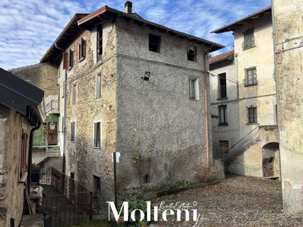 casa indipendente in vendita a Bellano