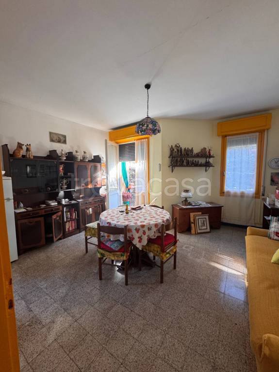 appartamento in vendita a Bellano in zona Lezzeno