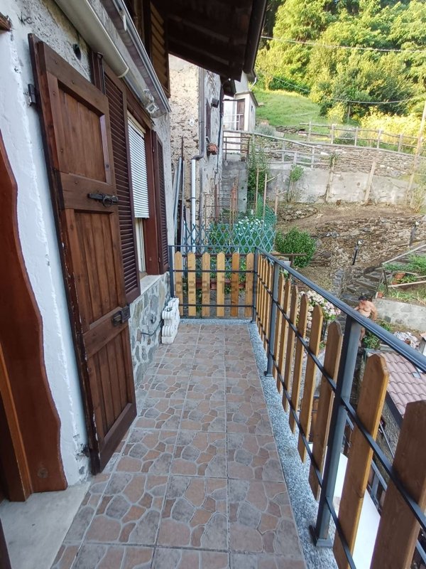 casa indipendente in vendita a Bellano