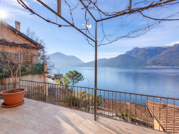 casa indipendente in vendita a Bellano