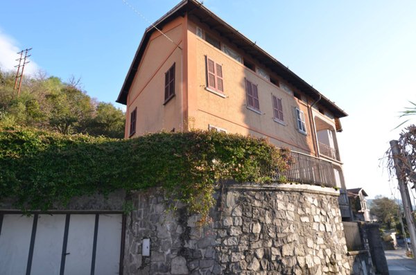 casa indipendente in vendita a Bellano