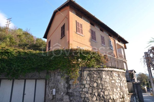casa indipendente in vendita a Bellano