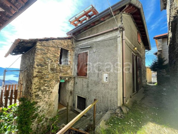 appartamento in vendita a Bellano in zona Noceno