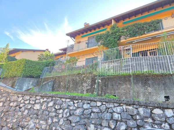 appartamento in vendita a Bellano in zona Lezzeno