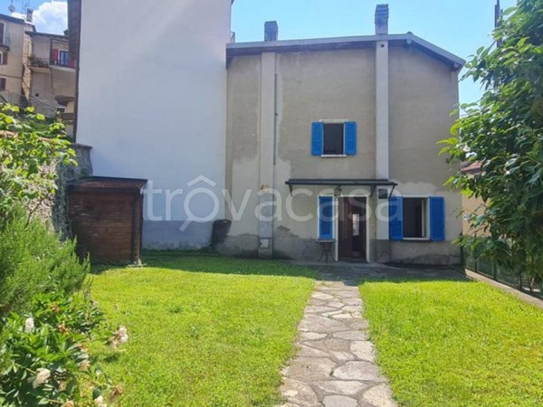 casa indipendente in vendita a Bellano in zona Ombriaco