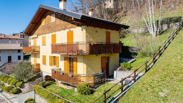 appartamento in vendita a Bellano in zona Vendrogno