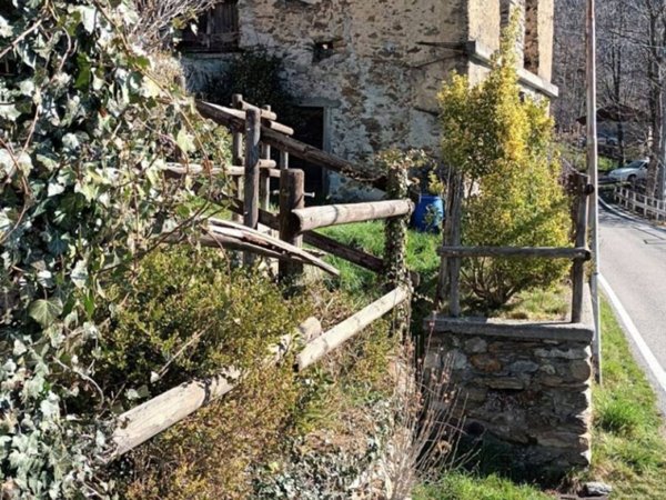 appartamento in vendita a Bellano in zona Mornico