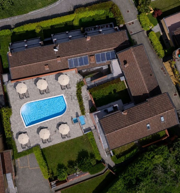 appartamento in vendita a Bellano in zona Lezzeno