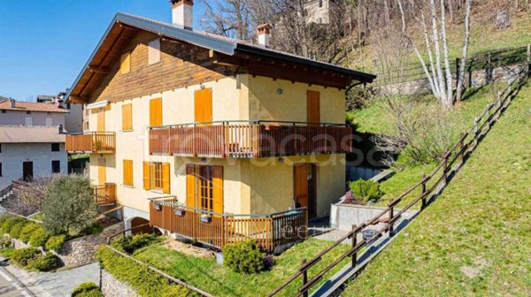 appartamento in vendita a Bellano in zona Sanico