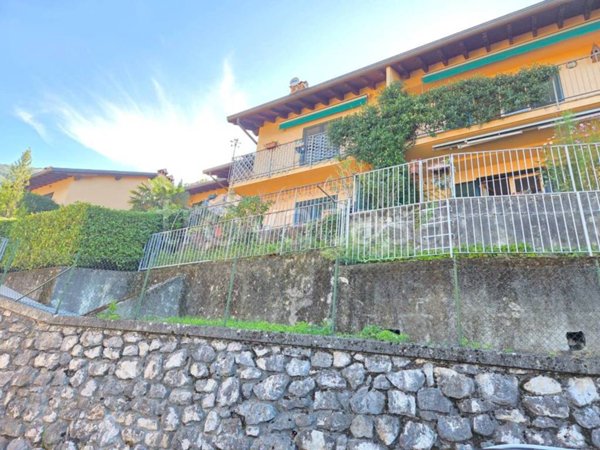 appartamento in vendita a Bellano in zona Lezzeno