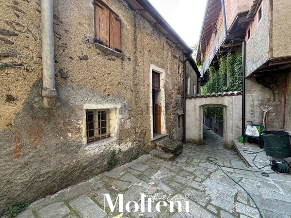 quadrivano in vendita a Bellano in zona Inesio