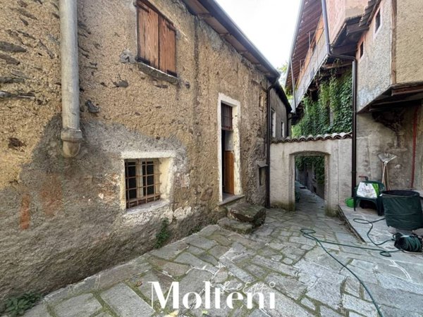 quadrivano in vendita a Bellano in zona Inesio