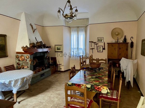casa indipendente in vendita a Bellano in zona Bonzeno