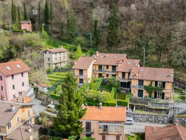 appartamento in vendita a Bellano in zona Lezzeno