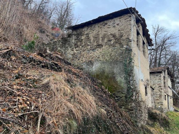casale in vendita a Bellano in zona Sanico