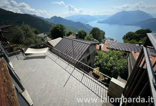 casale in vendita a Bellano in zona Camaggiore