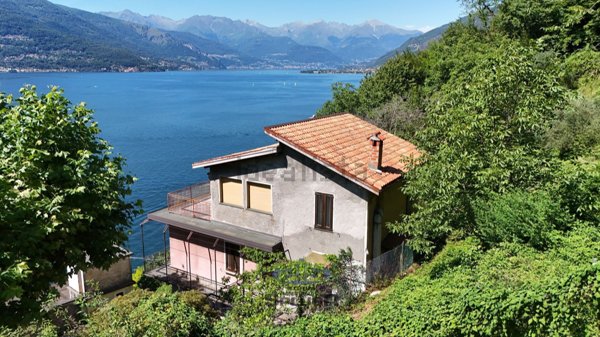 casa indipendente in vendita a Bellano in zona Sanico
