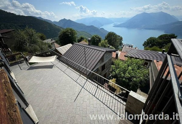 casa indipendente in vendita a Bellano in zona Camaggiore