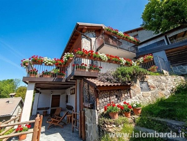 casa indipendente in vendita a Bellano in zona Camaggiore